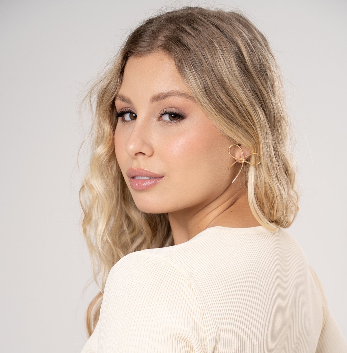 Produção de make and hair para lookbook, por Livia Machado